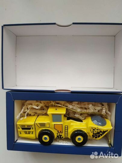 Фарфоровая ёлочная игрушка новая