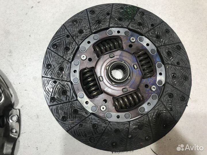 30100EB300 Комплект сцепления Nissan Pathfinder