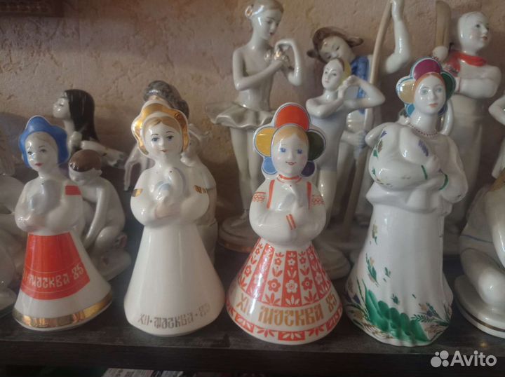 Баксы. Фарфоровые статуэтки. 1 бакс