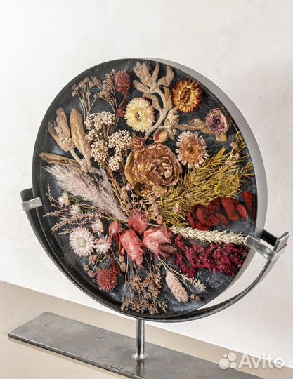 Панно из эпоксидной смолы и сухоцветов 30см