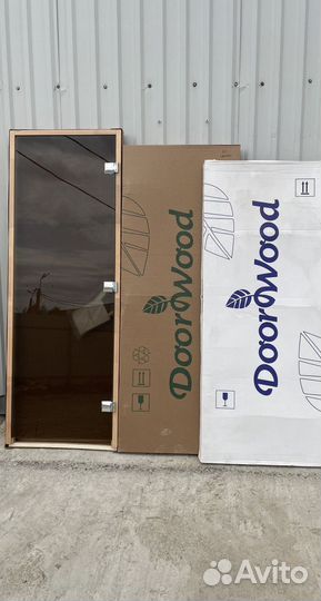 Дверь стеклянная для бани и сауны