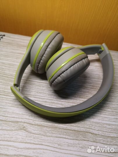 Беспроводные наушники накладные