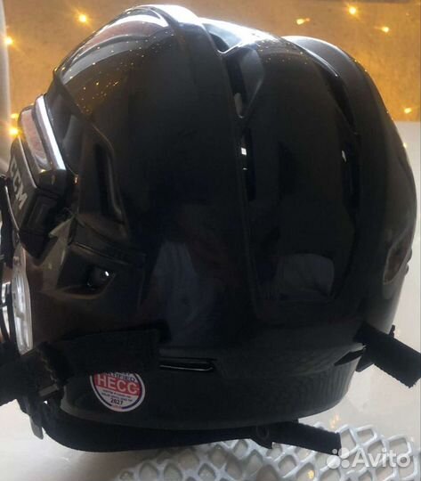 Хоккейный шлем