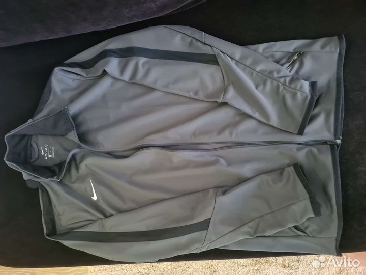 Спортивная куртка Nike(L)