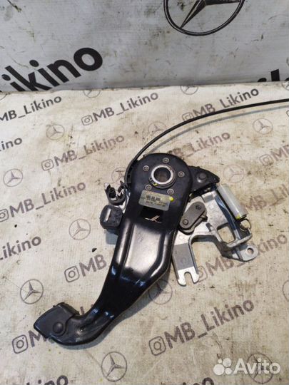 Педаль стояночного тормоза Mercedes R-Class W251