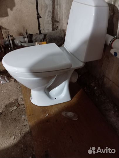 Продам унитаз б/у в хорошем состоянии