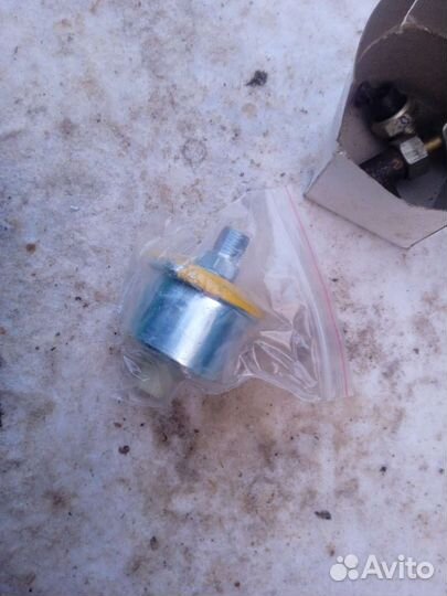 Датчик давления масла 12-24v