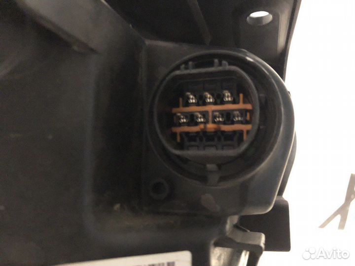 Фары правая левая Hyundai Grand Starex