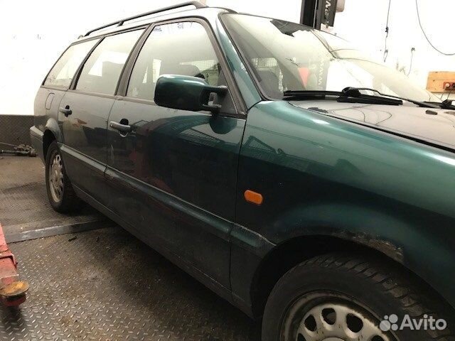 Разбор на запчасти Volkswagen Passat 4