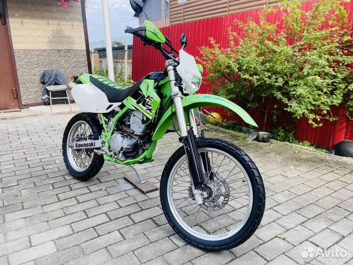 Продам эндуро мотоцикл Kawasaki KLX250