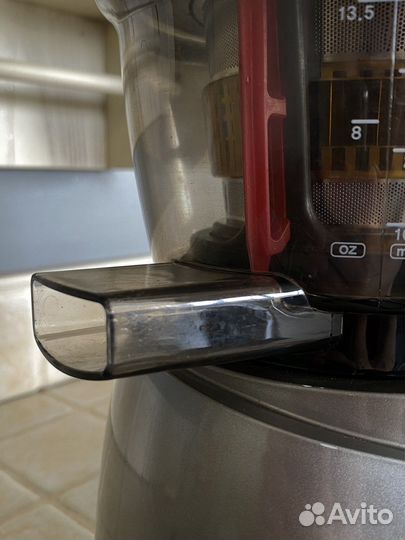 Соковыжималка Bork s610, шнековая