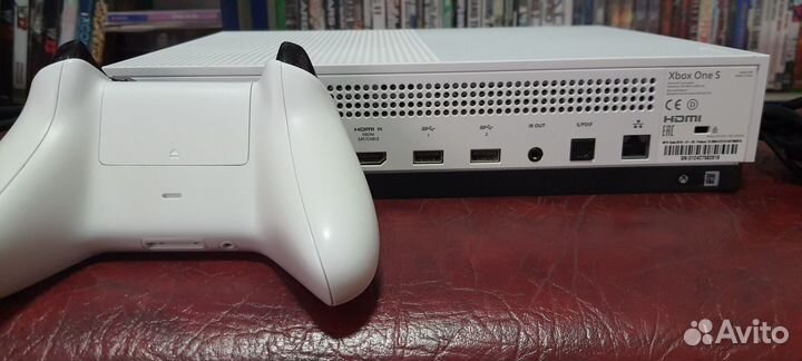 Xbox One S. 1Tb. 450+ игр 3 года. Обмен на PS-XBox