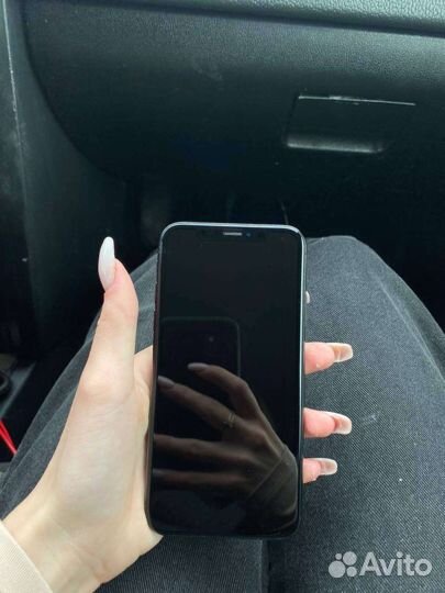 Телефон iPhone 10