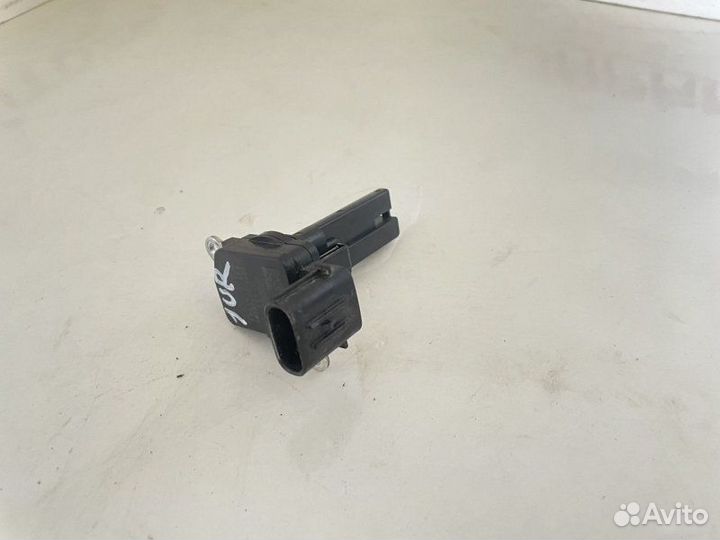 Датчик массового расхода воздуха двс Lexus Ls4