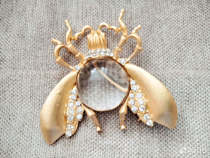 Серьги и брошь в виде насекомых