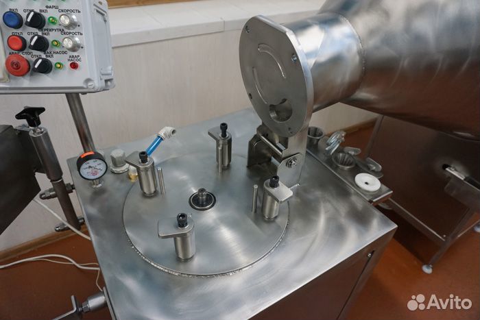 Шприц вакуумный с перекрутчиком для колбас