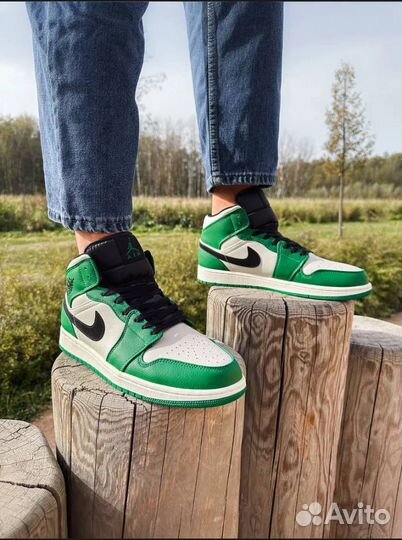 Кроссовки nike air jordan 1 mid se pine Green