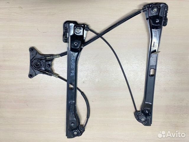 Стеклоподъемник передний правый Skoda Rapid NH3