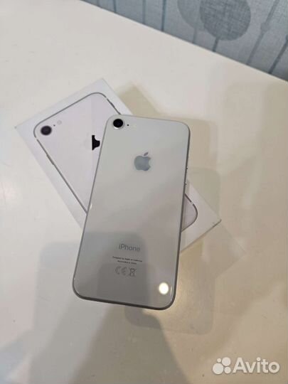 Телефон iPhone 8 64 gb