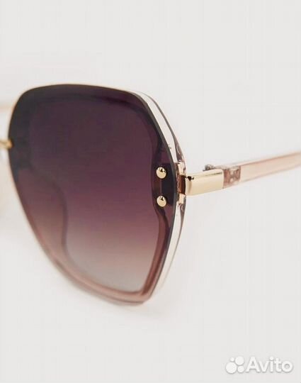 Солнцезащитные очки женские брендовые