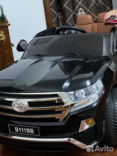 Детский электромобиль