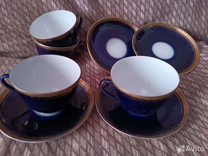 Набор чайных пар с орнаментом по краю, фарфор