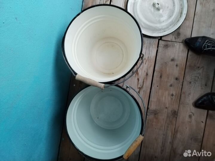 Эмалированное ведро с крышкой, бедон