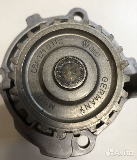 Помпа насос водяной VAG 1.8-2.0, 1.8Т