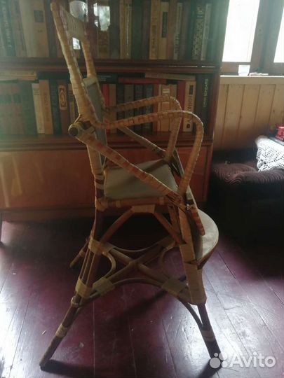 Стул старинный из ротанга бу