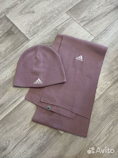 Женская шапка и шарф