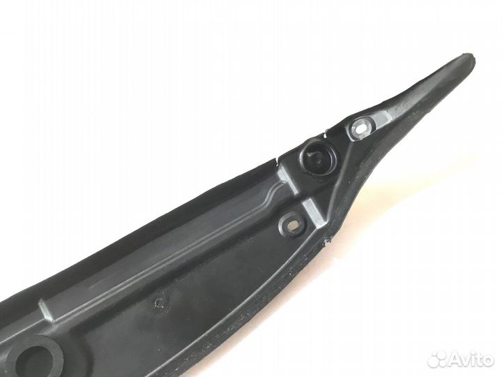 Пыльник правого крыла Mercedes E W211