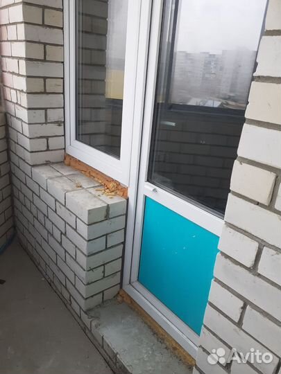 Оконный блок с дверью