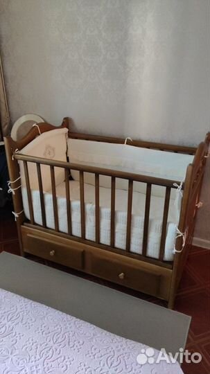 Комплект белья и матрас в детскую кроватку