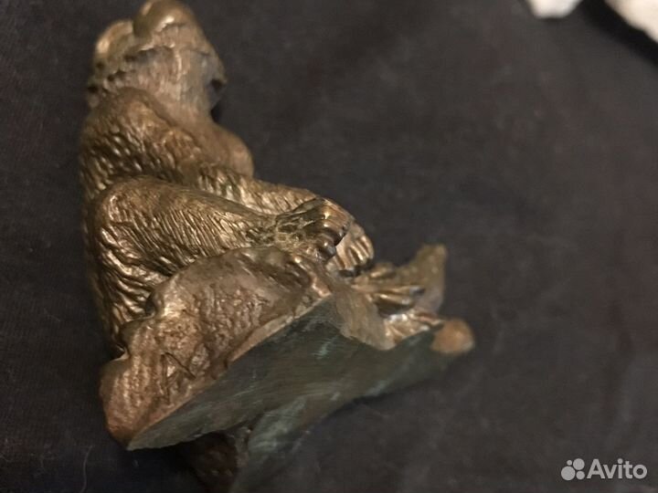 Фигурки, маска, гжель