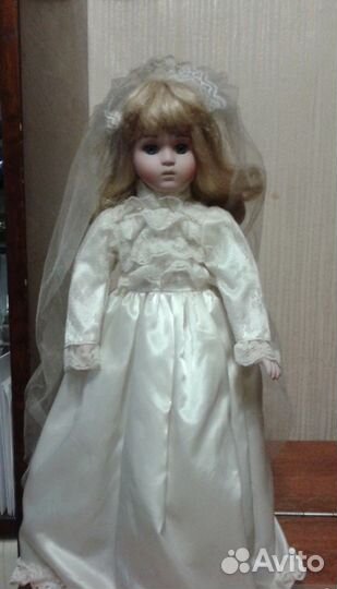 Винтажная фарфоровая кукла невеста