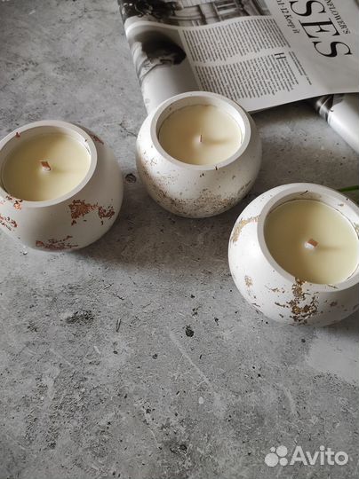 Свеча в гипсе с золотой и бронзовой поталью