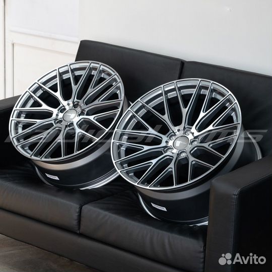 Radical EVO-2 20x9 + 20x10.5 5x112 Gloss Graphite