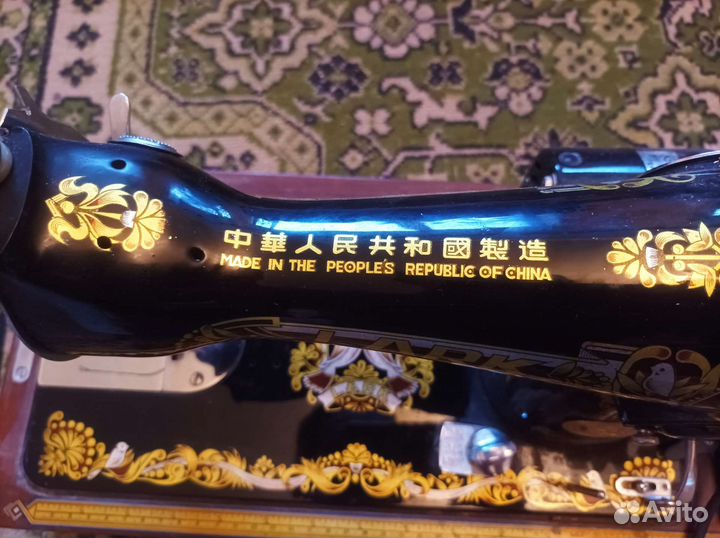 Швейная машина lark