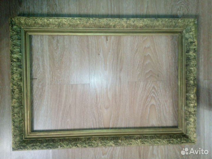 Деревянная рамка для картин лепнина