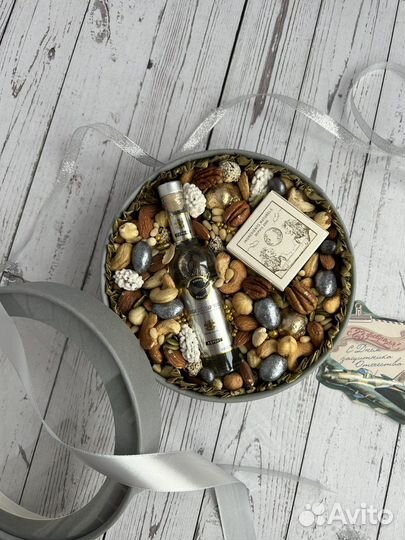 Подарок мужчине, вкусный букет