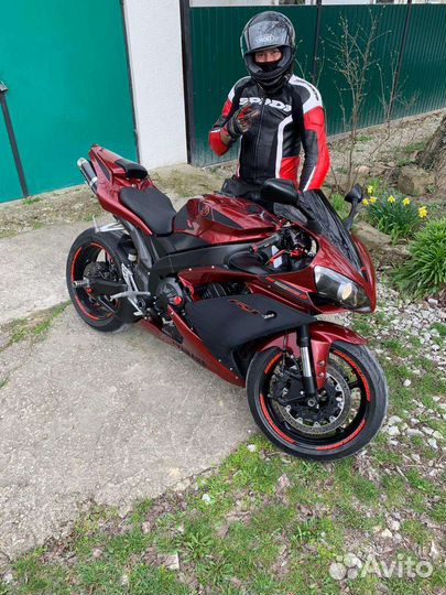 Yamaha R1