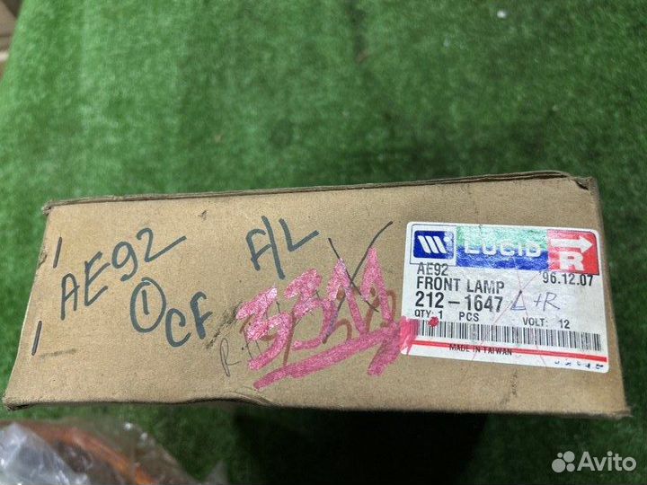 Повторитель поворота в бампер передний Toyota