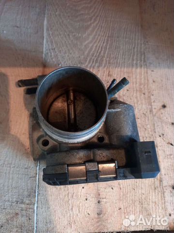 Дроссельная заслонка Пассат Б5 1.8т 06B133062E