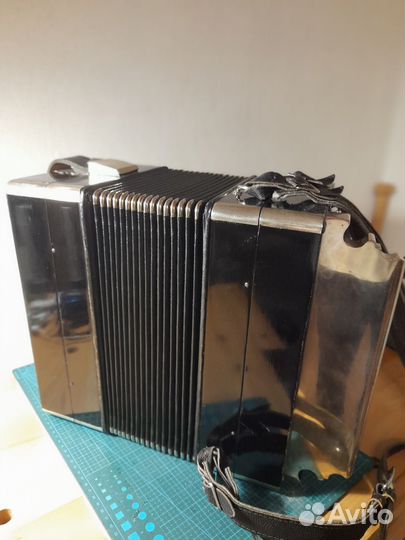 Гармонь 4 голосная цельнопланочная си-бемоль мажор