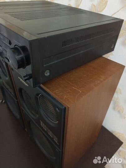 Акустические колонки Электроника и усилитель