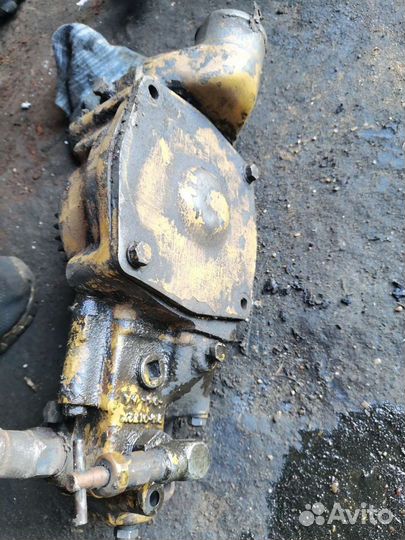 Caterpillar D6 помпа водная