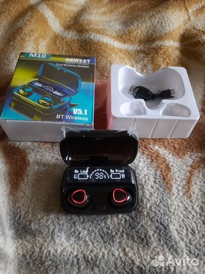 Наушники-повер банк М10 новые