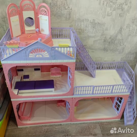 Кукольный домик с мебелью