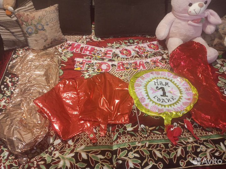 Цифра 1, гирлянда и шары