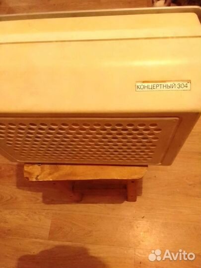 Проигрыватель виниловых пластинок